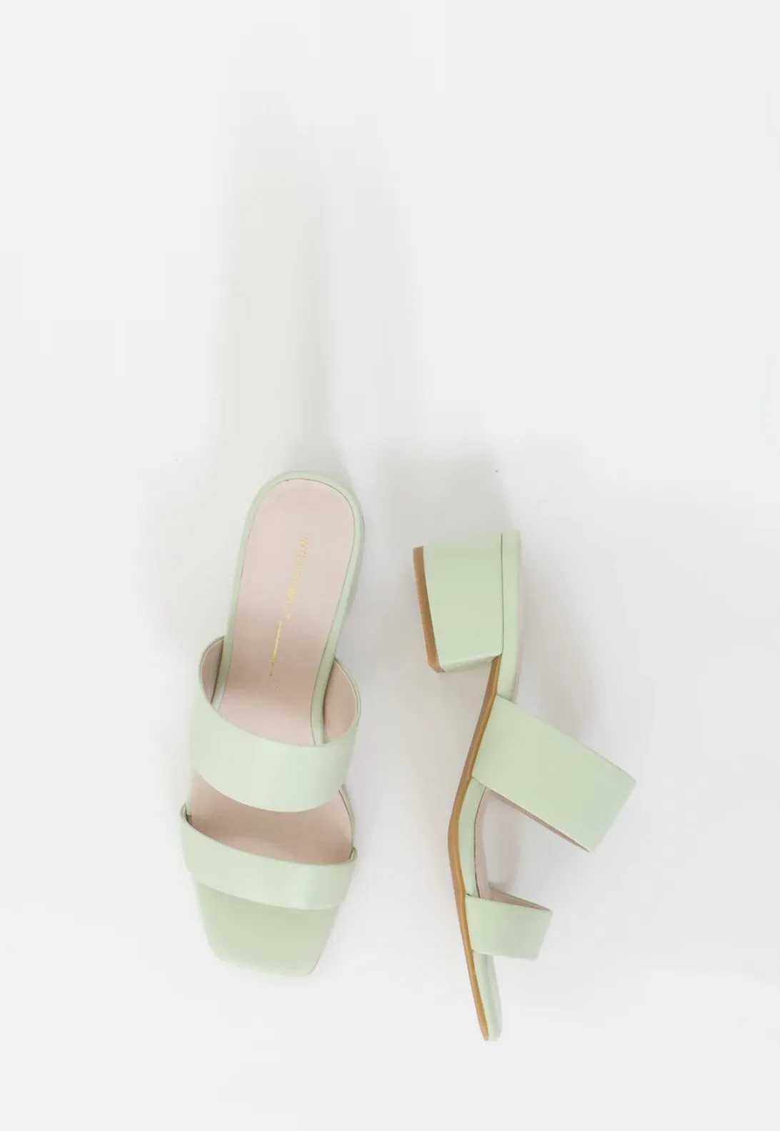 INTENTIONALLY BLANK STEP IN HEEL PASTEL